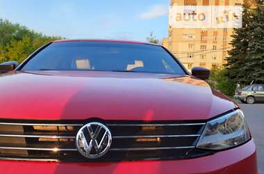 Седан Volkswagen Jetta 2015 в Трускавце