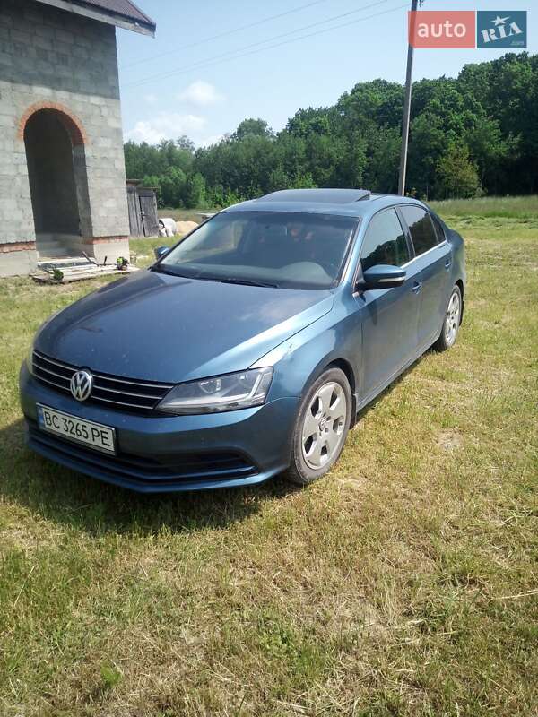 Седан Volkswagen Jetta 2015 в Буську