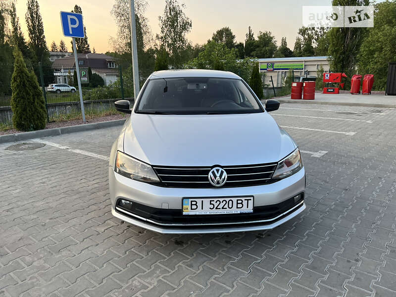 Седан Volkswagen Jetta 2015 в Кременчуці