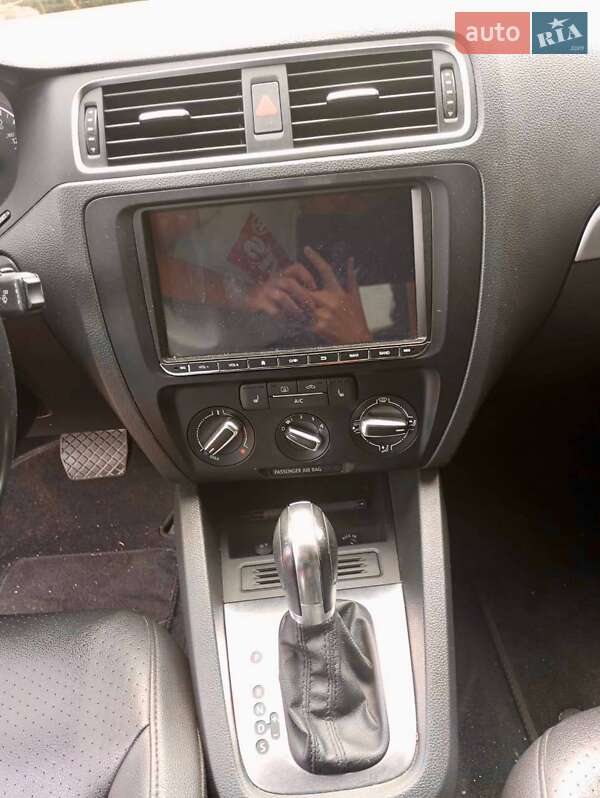 Седан Volkswagen Jetta 2014 в Житомире