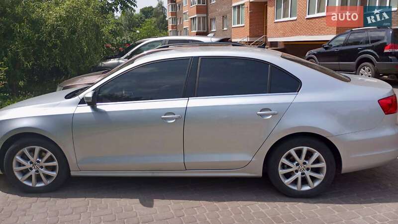 Седан Volkswagen Jetta 2014 в Житомире