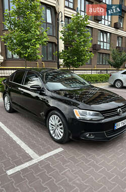 Седан Volkswagen Jetta 2012 в 