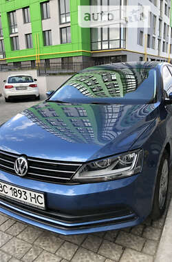 Седан Volkswagen Jetta 2016 в 