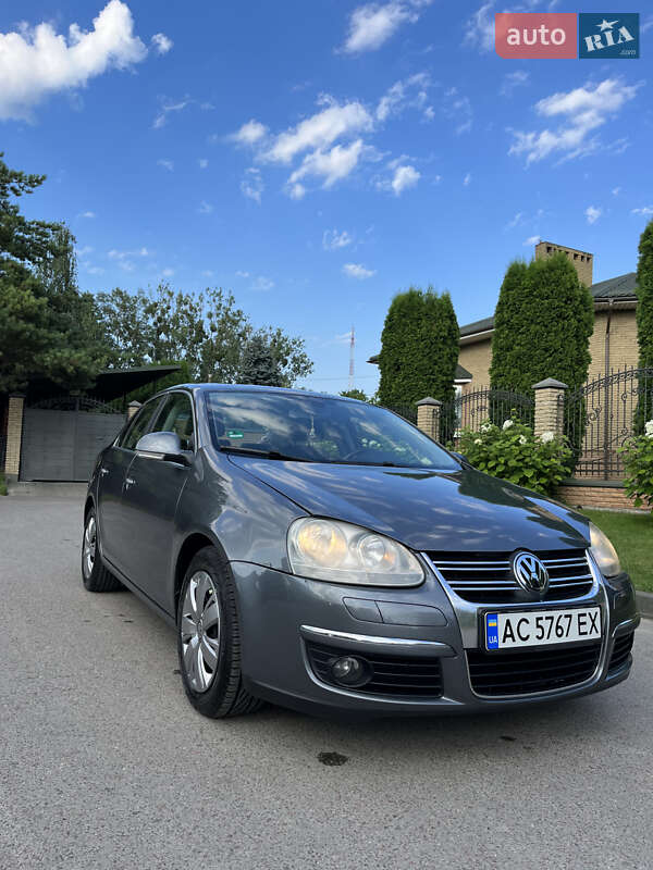 Седан Volkswagen Jetta 2007 в Луцке