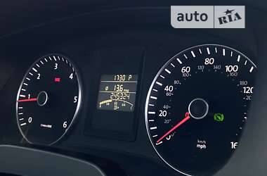 Седан Volkswagen Jetta 2013 в 