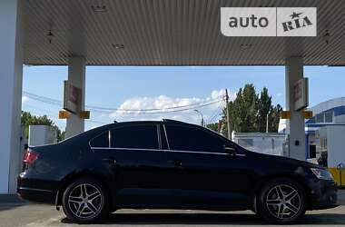 Седан Volkswagen Jetta 2013 в 