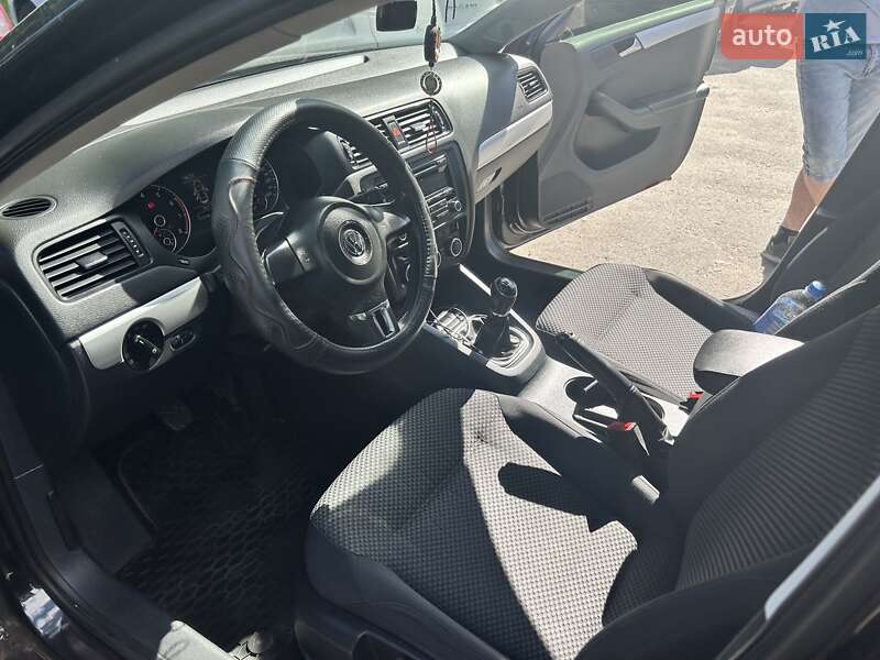 Седан Volkswagen Jetta 2013 в Хмельницькому