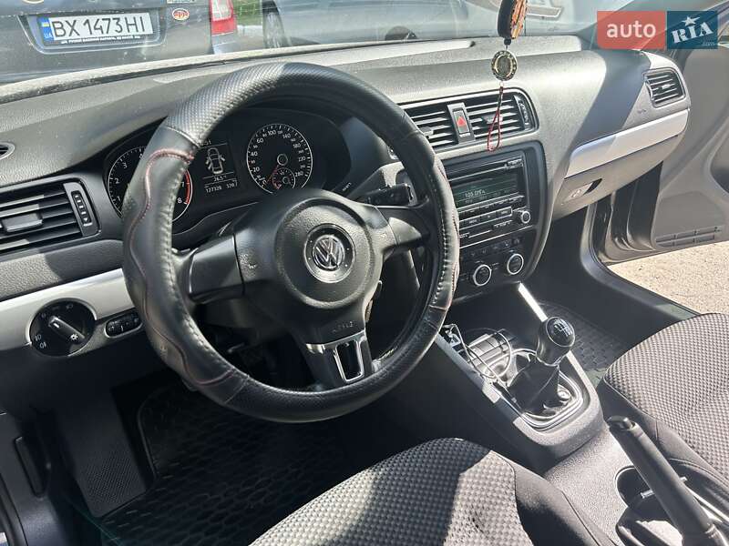 Седан Volkswagen Jetta 2013 в Хмельницькому