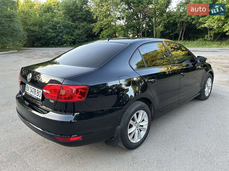 Седан Volkswagen Jetta 2013 в Хмельницькому