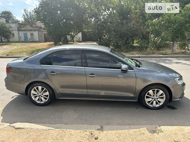 Седан Volkswagen Jetta 2016 в Николаеве