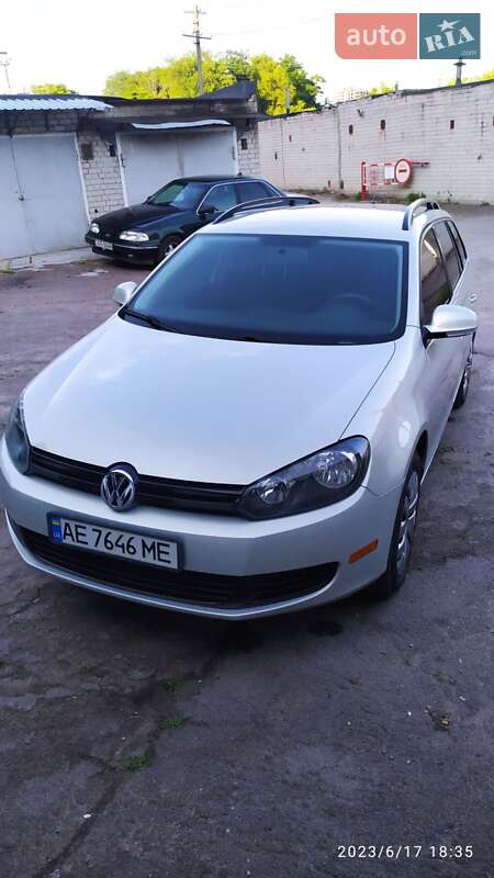 Універсал Volkswagen Jetta 2011 в Дніпрі