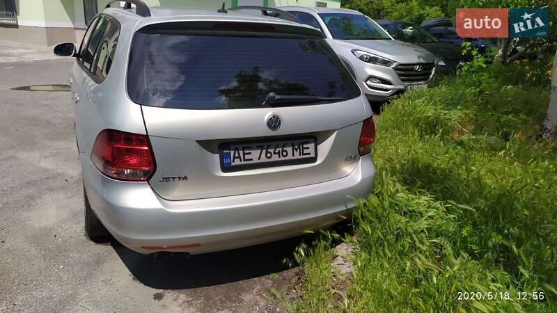 Універсал Volkswagen Jetta 2011 в Дніпрі
