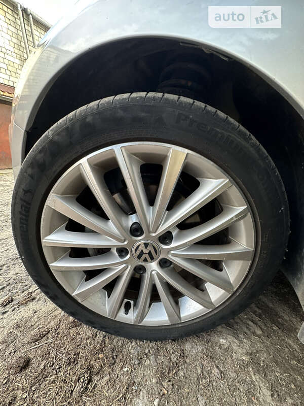 Седан Volkswagen Jetta 2013 в Львове