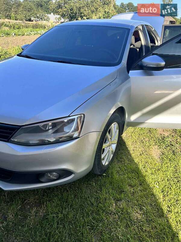 Volkswagen Jetta 2013