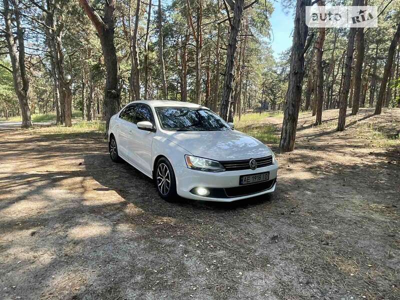 Седан Volkswagen Jetta 2013 в Днепре