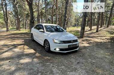 Седан Volkswagen Jetta 2013 в 