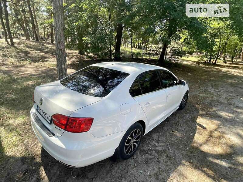 Седан Volkswagen Jetta 2013 в Днепре