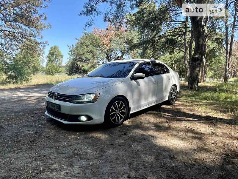 Седан Volkswagen Jetta 2013 в Днепре