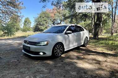 Седан Volkswagen Jetta 2013 в 