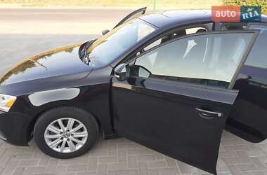 Седан Volkswagen Jetta 2010 в Виннице