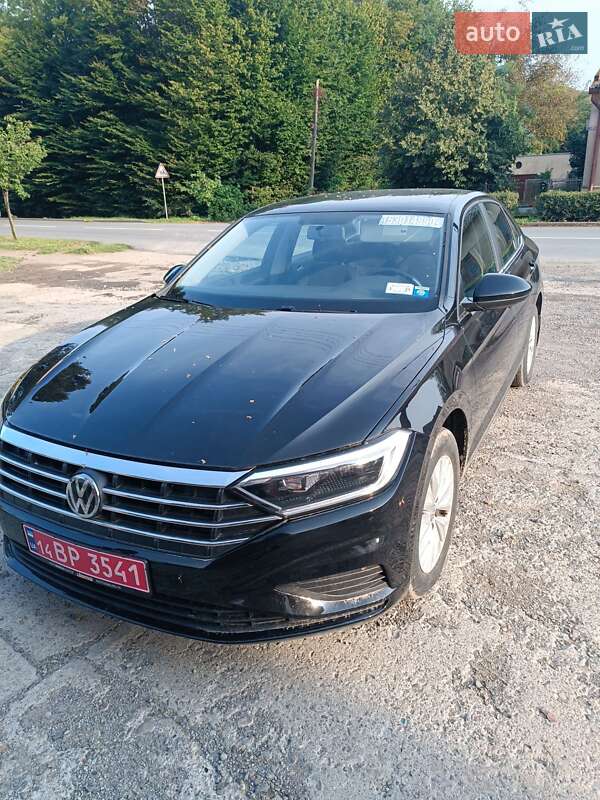 Седан Volkswagen Jetta 2020 в 