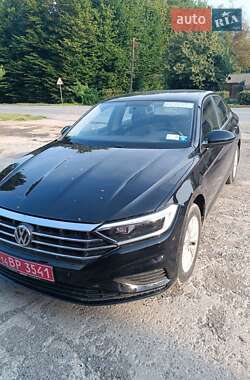 Седан Volkswagen Jetta 2020 в 