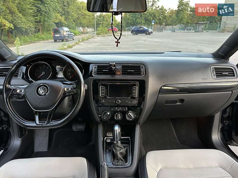 Седан Volkswagen Jetta 2014 в Днепре