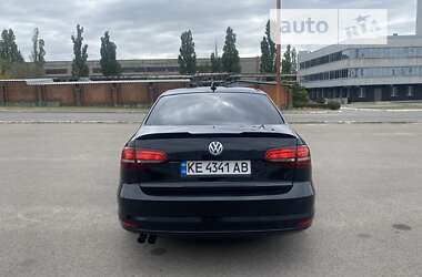 Седан Volkswagen Jetta 2015 в 