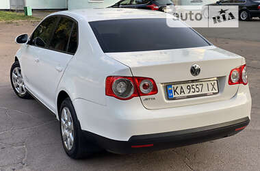 Седан Volkswagen Jetta 2009 в 