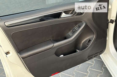 Седан Volkswagen Jetta 2014 в 