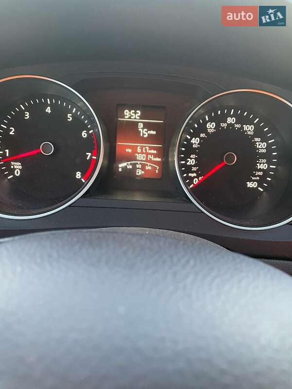 Седан Volkswagen Jetta 2016 в Сумах