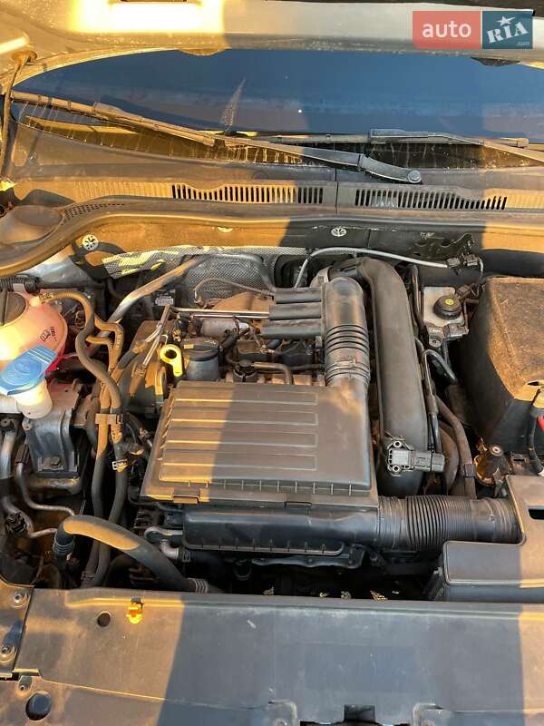 Седан Volkswagen Jetta 2016 в Сумах