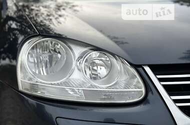 Седан Volkswagen Jetta 2006 в 