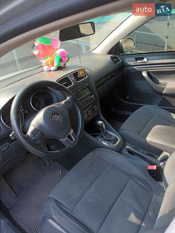 Універсал Volkswagen Jetta 2013 в Кривому Розі