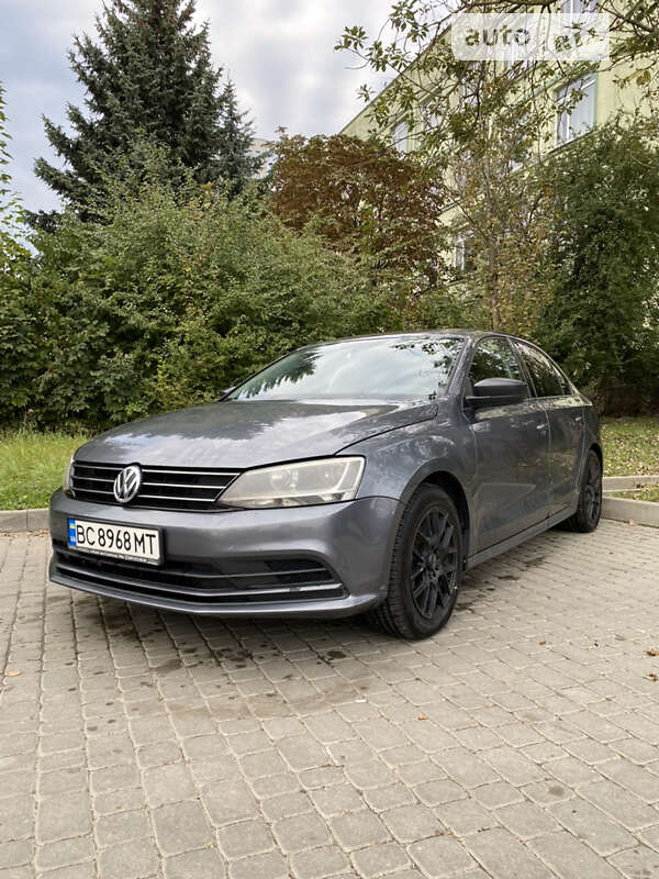 Седан Volkswagen Jetta 2015 в 