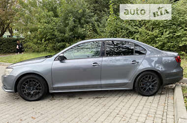 Седан Volkswagen Jetta 2015 в 