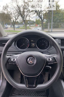Седан Volkswagen Jetta 2015 в 