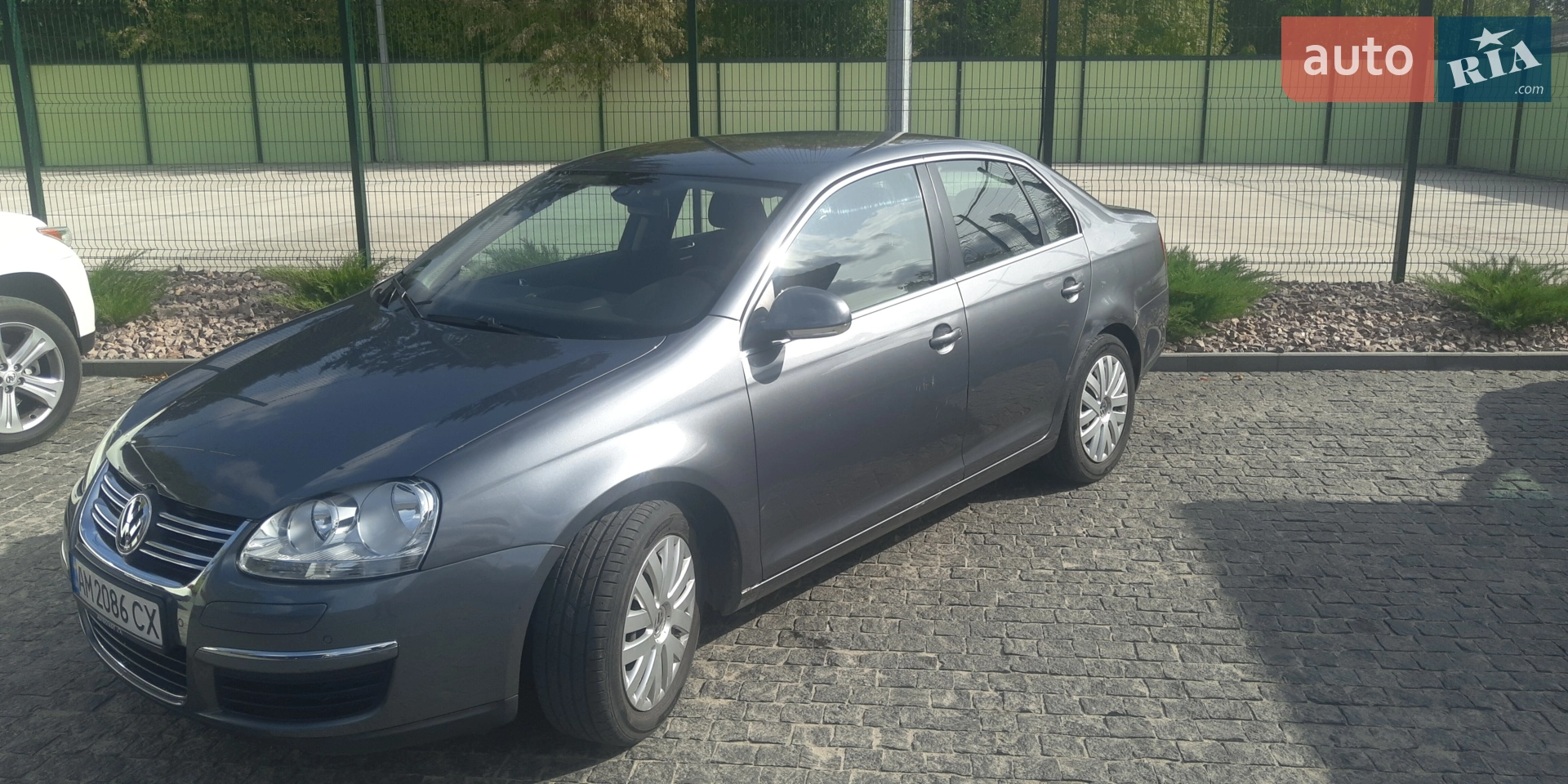 2010 Volkswagen Jetta - фото 1