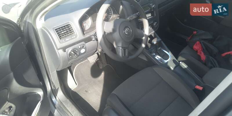 Седан Volkswagen Jetta 2010 в Коростишеві