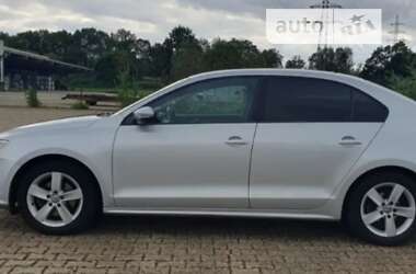 Седан Volkswagen Jetta 2015 в Чернігові