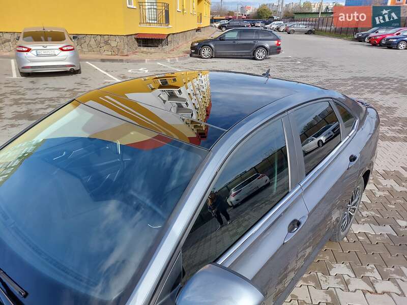 Седан Volkswagen Jetta 2019 в Луцьку