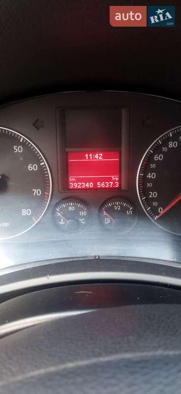 Седан Volkswagen Jetta 2005 в Ужгороді