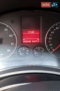 Седан Volkswagen Jetta 2005 в Ужгороде