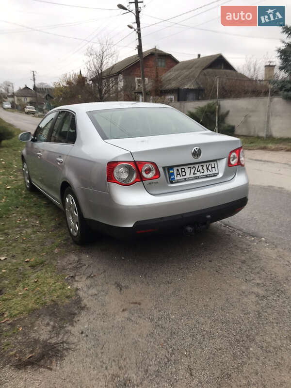Седан Volkswagen Jetta 2005 в Вінниці