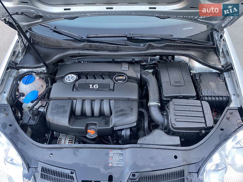 Седан Volkswagen Jetta 2005 в Вінниці