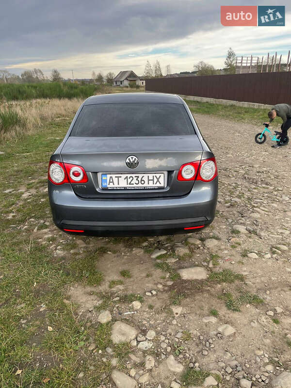 Седан Volkswagen Jetta 2006 в Калуше
