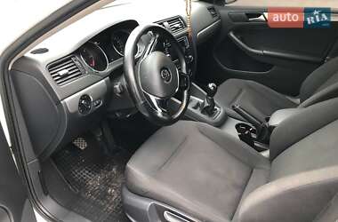 Седан Volkswagen Jetta 2016 в 