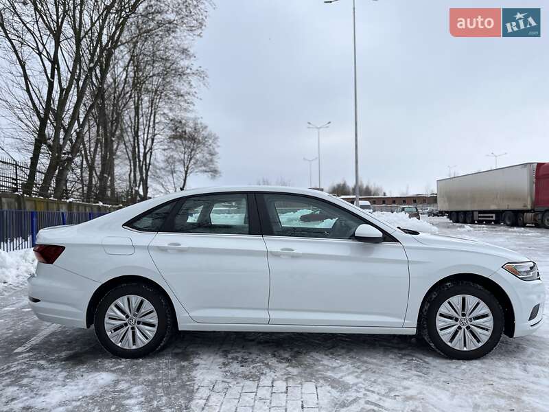 Седан Volkswagen Jetta 2018 в Тернополі