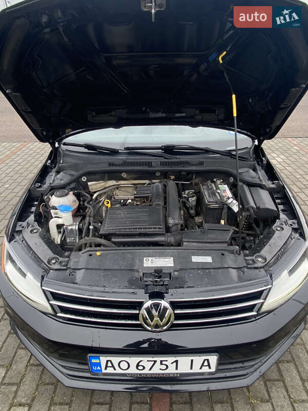 Седан Volkswagen Jetta 2017 в Хусті