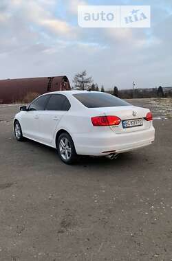 Седан Volkswagen Jetta 2011 в Городку